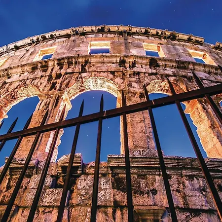 Beautiful In Skatari Pula
