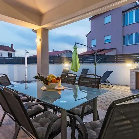 Stunning In Skatari With Wifi