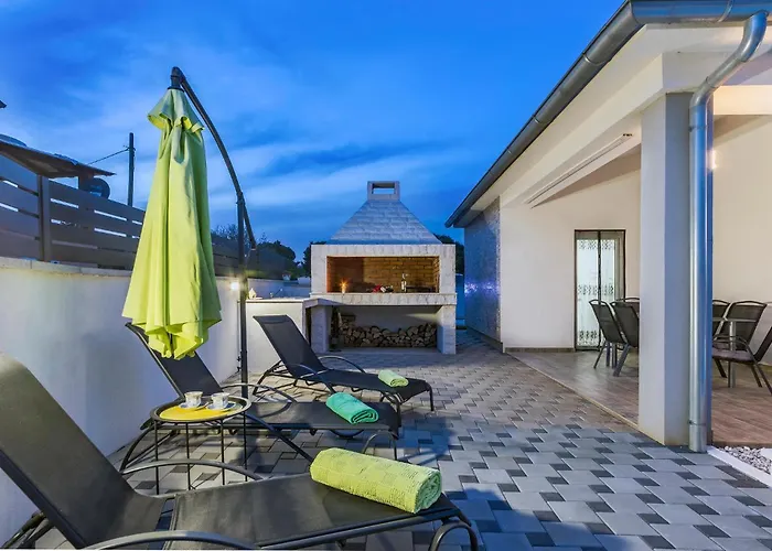 펜션 Stunning In Skatari With Wifi