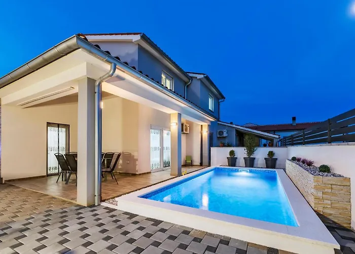 Stunning In Skatari With Wifi 펜션