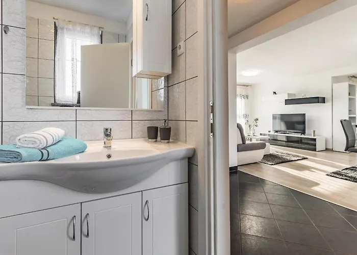 펜션 Stunning In Skatari With Wifi *