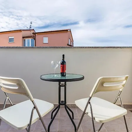 Holiday home Lovely In Skatari With Kitchen *