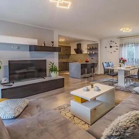 Holiday home Lovely In Skatari With Kitchen *