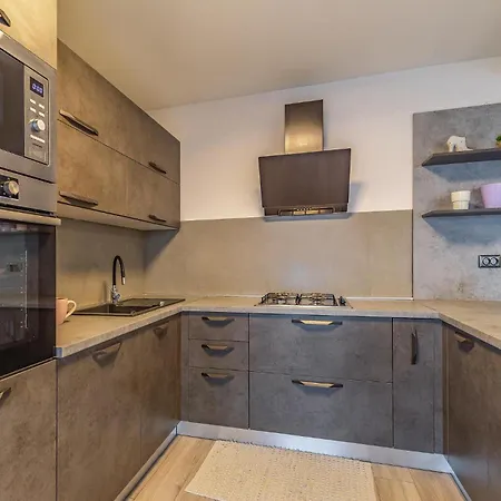 Lovely In Skatari With Kitchen